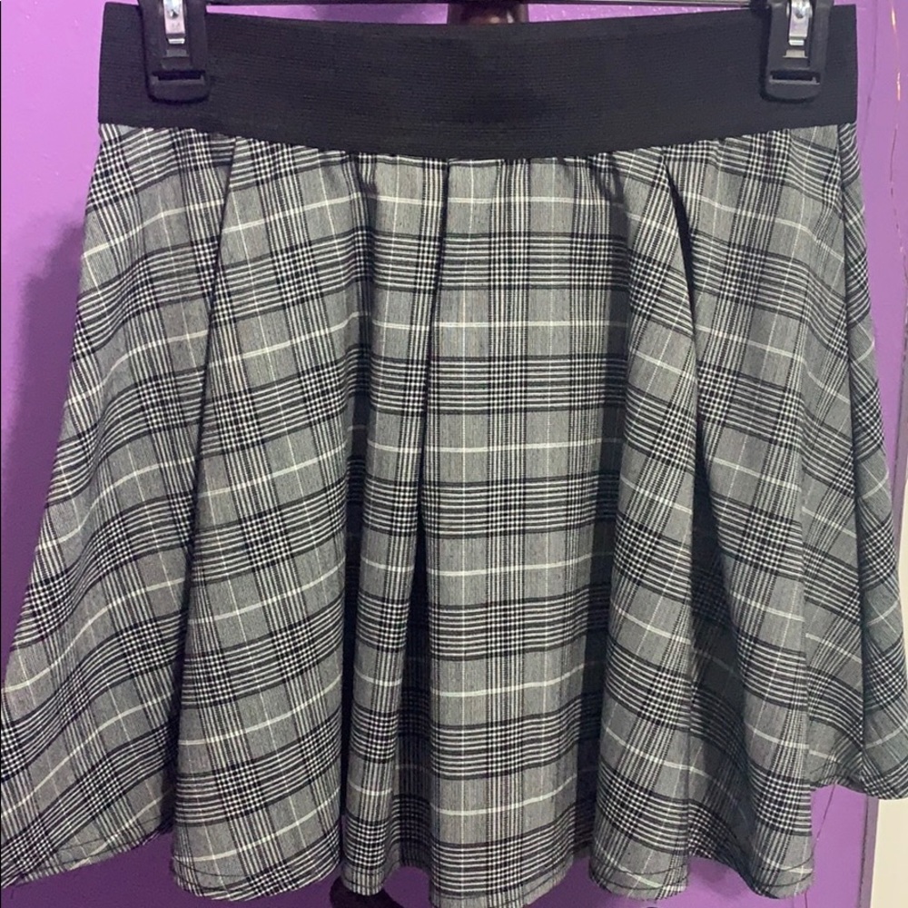 Black flannel pattern skirt *ONLY WORN ONCE*